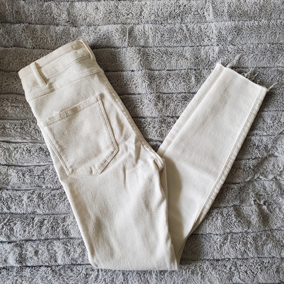 Zara High- waisted Jeans